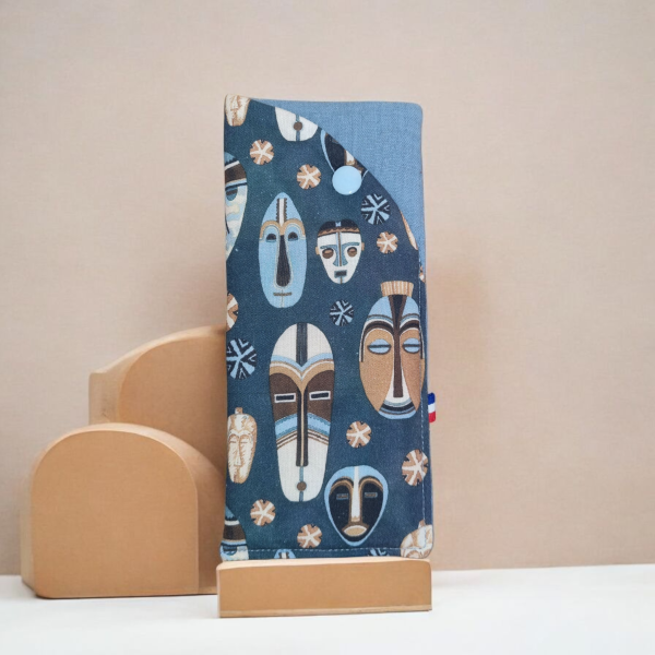 20250926_175200 Etui à lunettes masque bleu