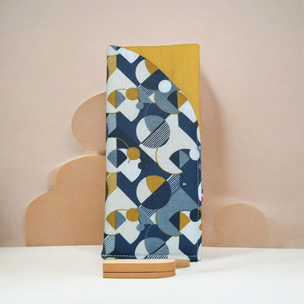 20250926_175212 Etui à lunettes géométrique bleu